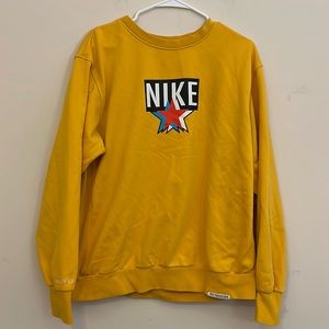 Nike Dri Fit Gold Crew Neck Sweatshirt Size Large